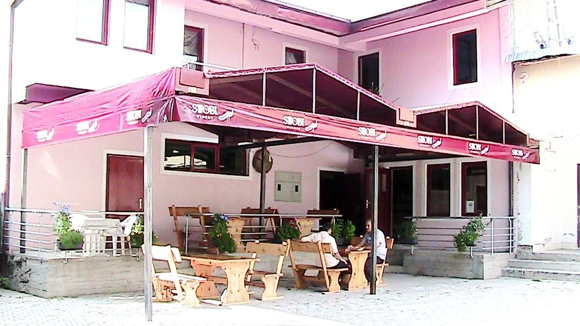 Bed and Breakfast Kafana "Kaj Zoki" à Probistip Extérieur photo